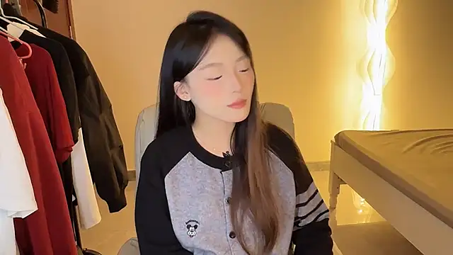 Snapshot of Robin-o3 chatting on 11, 10, 2025 Robin-o3 online show from 11, 10, 2025