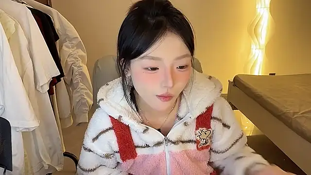 Snapshot of Robin-o3 chatting on 19, 10, 2025 Robin-o3 online show from 19, 10, 2025