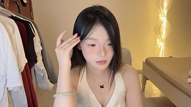 Snapshot of Robin-o3 chatting on 31, 10, 2025 Robin-o3 online show from 31, 10, 2025