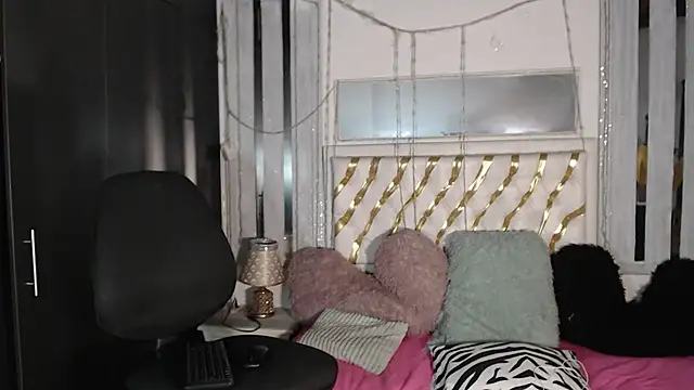 Snapshot of julieta_sweet_ chatting on 3, 10, 2025 julieta sweet online show from 3, 10, 2025