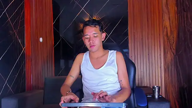 Snapshot of jeremytonner chatting on 8, 11, 2025 jeremytonner online show from 8, 11, 2025