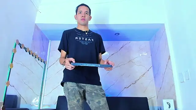 Snapshot of jeremytonner chatting on 15, 11, 2025 jeremytonner online show from 15, 11, 2025