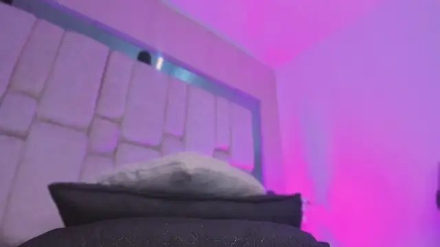 Samarafernandez online show from 11, 9, 2025