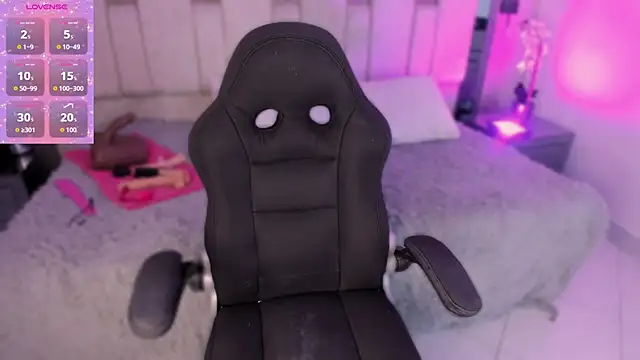 Samarafernandez online show from 22, 9, 2025