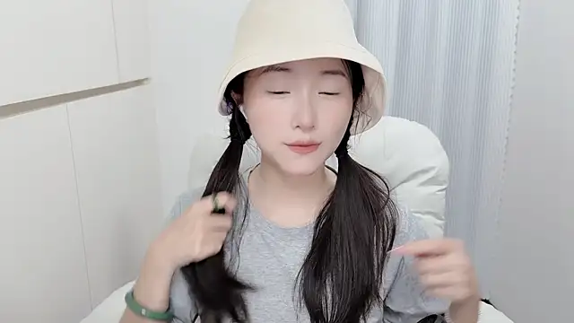 Snapshot of Rosalind_xixi chatting on 28, 6, 2026 Rosalind xixi online show from 28, 6, 2026