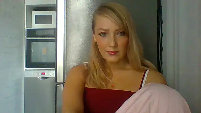 Snapshot of Vexxaa chatting on 9, 11, 2025 Vexxaa online show from 9, 11, 2025