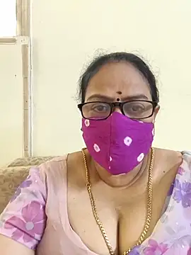 Snapshot of heera-rani chatting on 22, 6, 2026 heera-rani online show from 22, 6, 2026