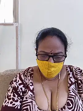 Snapshot of heera-rani chatting on 2, 7, 2026 heera-rani online show from 2, 7, 2026