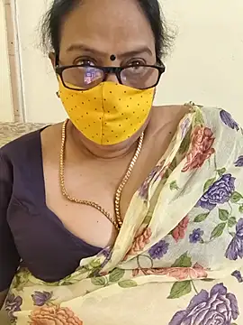 Snapshot of heera-rani chatting on 7, 7, 2026 heera-rani online show from 7, 7, 2026