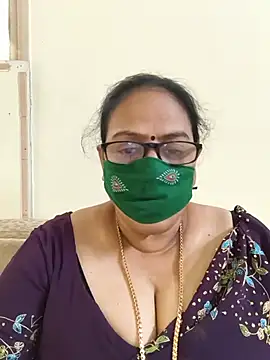 Snapshot of heera-rani chatting on 19, 7, 2026 heera-rani online show from 19, 7, 2026