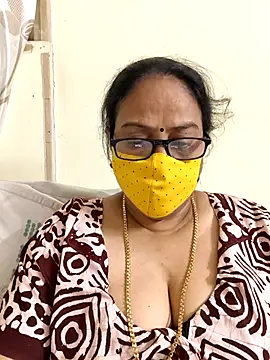 Snapshot of heera-rani chatting on 22, 7, 2026 heera-rani online show from 22, 7, 2026