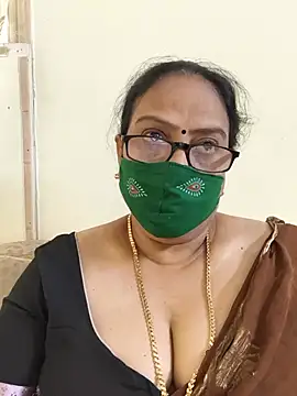 Snapshot of heera-rani chatting on 23, 7, 2026 heera-rani online show from 23, 7, 2026