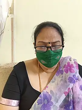 Snapshot of heera-rani chatting on 30, 7, 2026 heera-rani online show from 30, 7, 2026