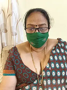Snapshot of heera-rani chatting on 2, 8, 2026 heera-rani online show from 2, 8, 2026