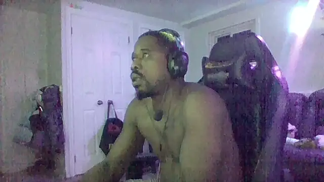 Snapshot of Dico420 chatting on 19, 10, 2025 Dico420 online show from 19, 10, 2025