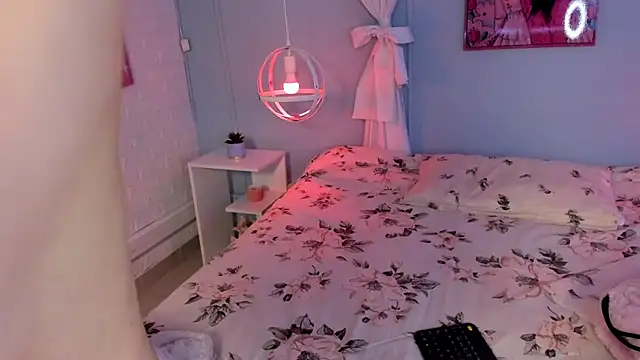 Hannahpage online show from 3, 12, 2025