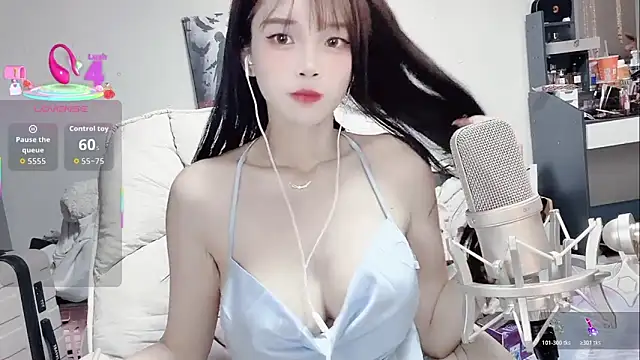 twlilybae online show from 17, 3, 2026