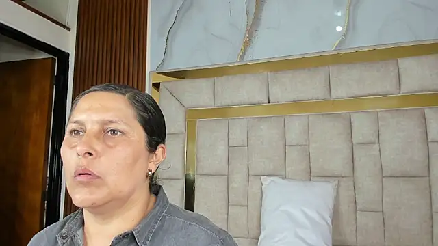 Snapshot of KikaDuque chatting on 9, 6, 2026 KikaDuque online show from 9, 6, 2026