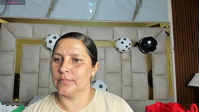 Snapshot of KikaDuque chatting on 14, 6, 2026 KikaDuque online show from 14, 6, 2026