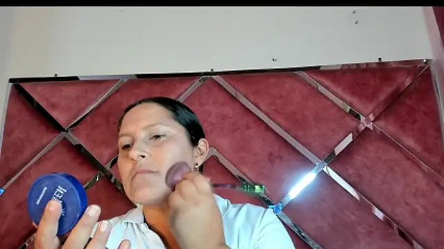 Snapshot of KikaDuque chatting on 18, 6, 2026 KikaDuque online show from 18, 6, 2026