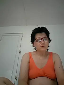 Vera Elle online show from 7, 5, 2026