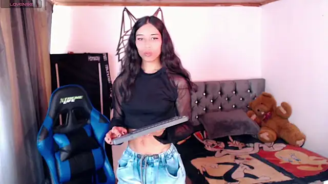 Sweet-Cris online show from 11, 9, 2025