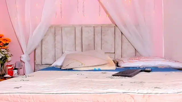 Rachellcooperrr online show from 8, 10, 2025