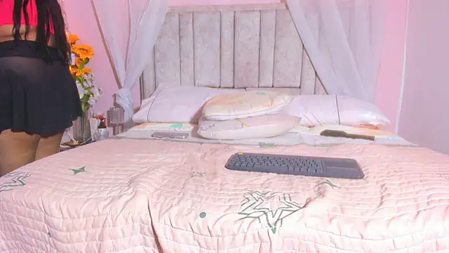 Rachellcooperrr online show from 16, 10, 2025