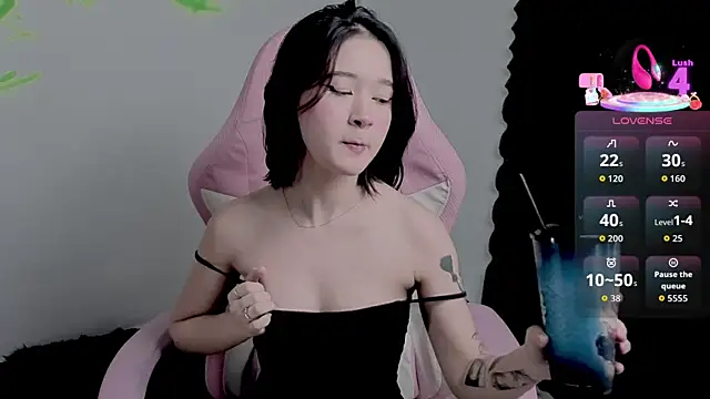 Snapshot of LilithCary chatting on 2, 10, 2025 LilithCary online show from 2, 10, 2025