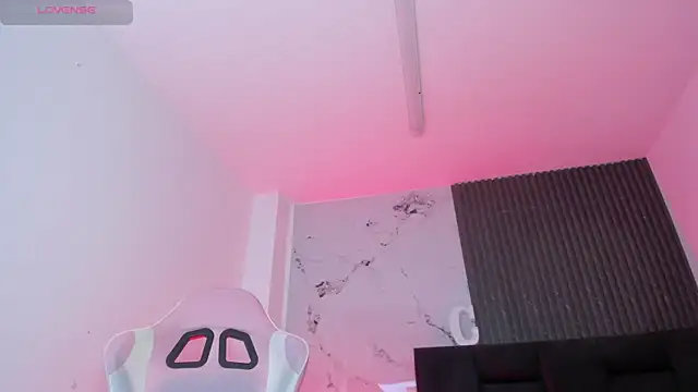 chloesagee online show from 4, 6, 2026