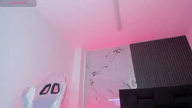 chloesagee online show from 10, 6, 2026