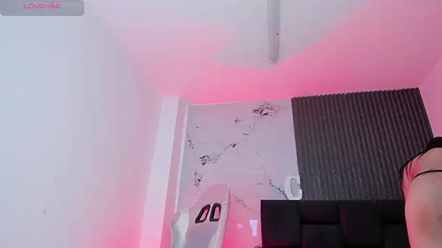 chloesagee online show from 25, 6, 2026