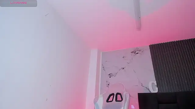 chloesagee online show from 4, 7, 2026