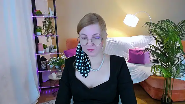 YourUniverser online show from 8, 10, 2025