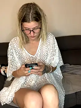 Snapshot of Lesamantssexy chatting on 3, 11, 2025 Lesamantssexy online show from 3, 11, 2025