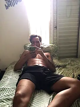 Snapshot of elvisnaomorreu chatting on 4, 11, 2025 elvisnaomorreu online show from 4, 11, 2025