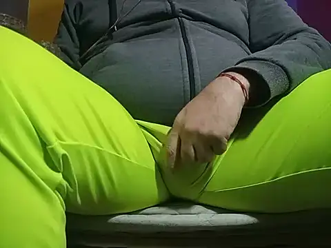 BabyBearMilk online show from 8, 11, 2025