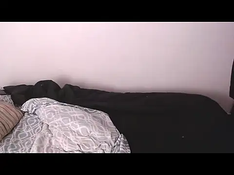 Snapshot of NathaSlave chatting on 9, 10, 2025 NathaSlave online show from 9, 10, 2025