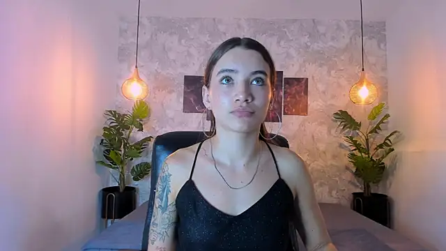 aitana baker  online show from 17, 12, 2025