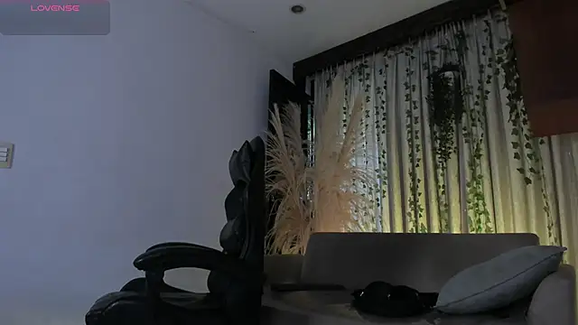 Snapshot of JulienSaint chatting on 23, 5, 2026 JulienSaint online show from 23, 5, 2026