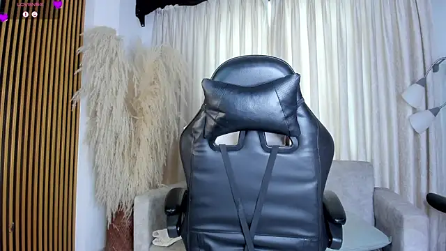 Snapshot of JulienSaint chatting on 16, 6, 2026 JulienSaint online show from 16, 6, 2026