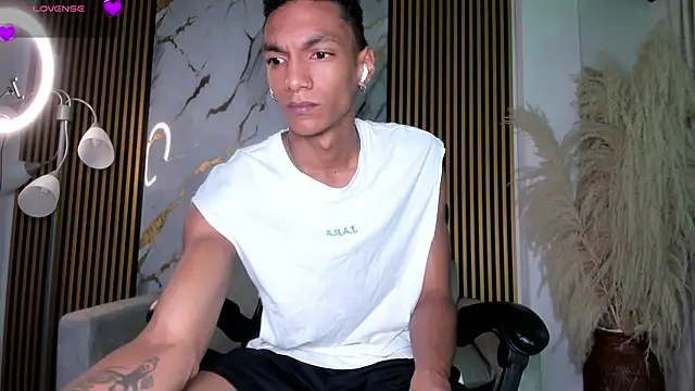 Snapshot of JulienSaint chatting on 11, 7, 2026 JulienSaint online show from 11, 7, 2026