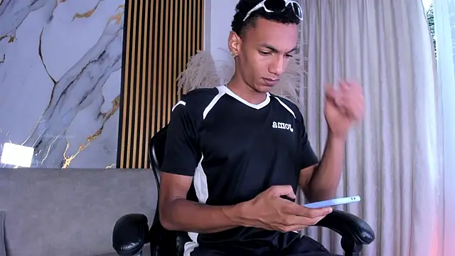 Snapshot of JulienSaint chatting on 15, 7, 2026 JulienSaint online show from 15, 7, 2026