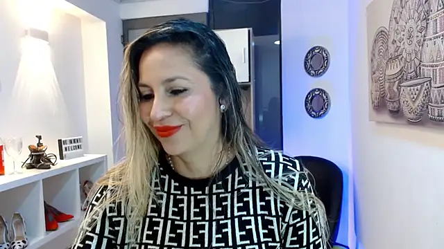 Snapshot of DianaPearls chatting on 11, 5, 2026 DianaPearls online show from 11, 5, 2026