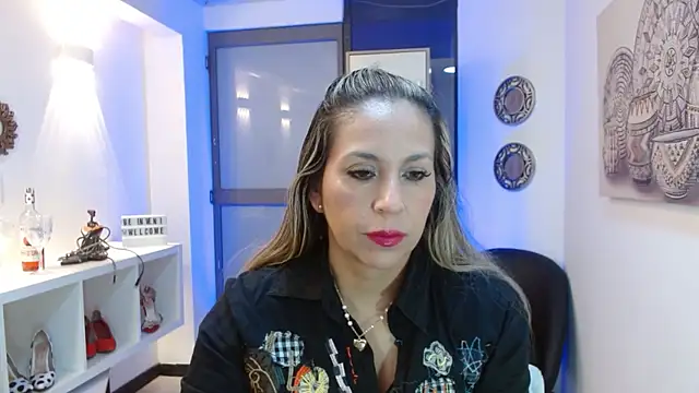 Snapshot of DianaPearls chatting on 17, 6, 2026 DianaPearls online show from 17, 6, 2026