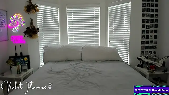 Snapshot of violetttflowers chatting on 4, 5, 2026 violetttflowers online show from 4, 5, 2026