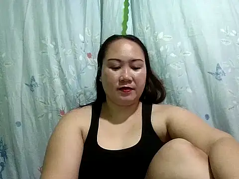 prettywetmom88 online show from 13, 10, 2025