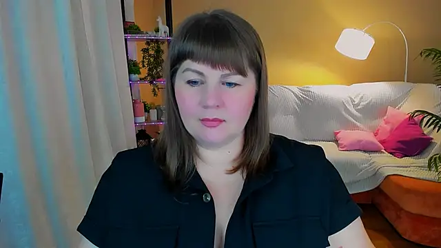 CrystaalStaar online show from 4, 10, 2025