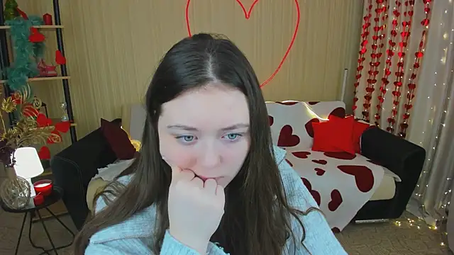 AlluringLookk online show from 22, 2, 2026