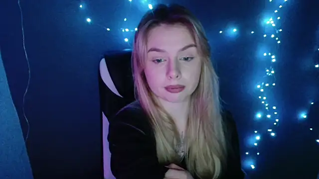 Snapshot of AngelicaHollywood chatting on 20, 11, 2025 AngelicaHollywood online show from 20, 11, 2025